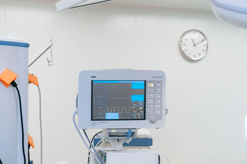 Illustrative photograph of patient monitoring equipment.